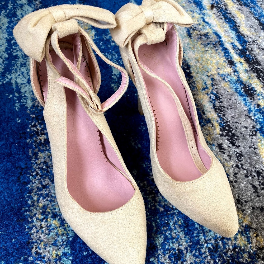 Tan Velvet Heels with a bow
